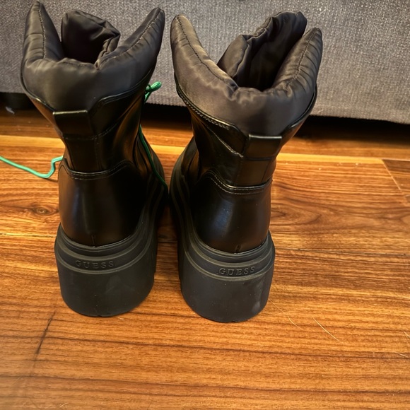 NEW GUESS women’s green laces combat boots. Size 7 - Picture 2 of 3